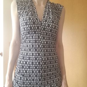 Xs Vince Camuto V-Neck Sleeveless Blouse